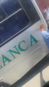 🚨🚨Choque entre autobús y BMW en la Central de Abastos genera tráfico #Pachuca🚨🚨Se registró un accidente sobre el boulevard Nuevo Hidalgo, a la altura de la Central de Abastos de #Pachuca, donde un autobús de la línea Estrella Blanca, perteneciente a la ruta de Tolcayuca, colisionó con un automóvil BMW.Afortunadamente, el percance dejó únicamente daños materiales. Sin embargo, el incidente ha provocado congestión vehicular en la zona. Se recomienda a los conductores tomar precauciones.#Entorn