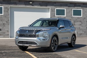 2024 Mitsubishi Outlander, Outlander PHEV: New Platinum Edition, Free Maintenance for 2 Years | Cars.com