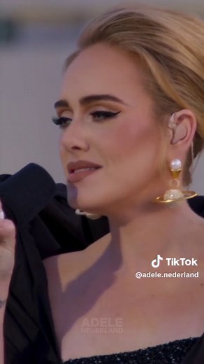 Adele Performs 'Hello' Live at Adele: One Night Only Event