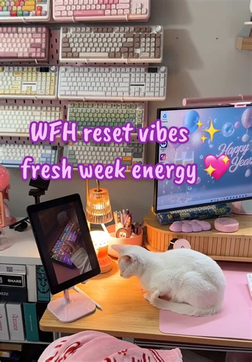 Resetting my desk like a ritual today 🌸 Clean keyboard, soft lighting, quiet mindset and suddenly everything feels lighter. Tiny reminder: your space affects your brain. Clear the clutter, soften the vibe, let yourself breathe 💕 Desk reset, then we move. #keebtok #keebzandthings #WorkFromHomeLife #DeskAesthetic #ResetRoutine work from home desk reset ideas, keyboard setup aesthetic, calming desk reset routine, nervous system regulation routines, cozy home office inspiration, wfh productivity r