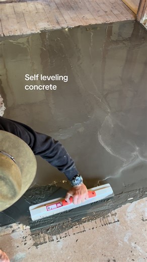 Self leveling concrete! Lesson learnt if you think all the holes are covered they arnt! We learnt this the hard way loosing 4 bags of self leveling compound liquid dripping through the floor to under the house. We probably shoukd have just used concrete but next time we’ll know. So we added less water to make the mix a thicker consistency to block up the holes… and it worked Flooring will be laid very soon! #renovationproject #selflevelingconcrete #oldbathroomfloor #flooringpreparation