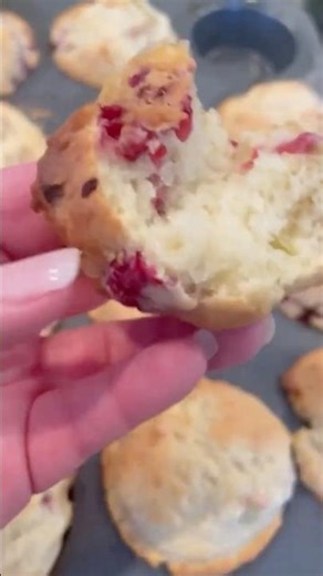 Raspberry Rhubarb Muffins ❤️