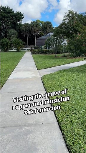 Visiting the grave of rapper XXXTentacion #shorts