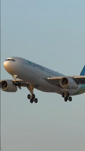 Level Airlines a330-200 landed at LAX