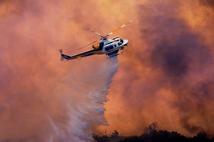 184K views · 7.7K reactions | ఆస్ట్రేలియా కార్చిచ్చు ఆరిపోయిన ప్రాంతాల్లో హెలికాప్టర్లతో కూరగాయలు, దుంపలు జారవిడుస్తూ వన్య ప్రాణుల ఆకలి తీరుస్తున్నారు | BBC News Telugu | Facebook