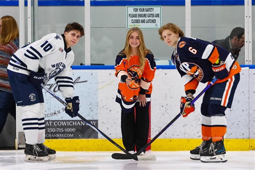 Westshore Wolves | Scenes from Kerry Park 📸 @sophiesphotographys | Instagram