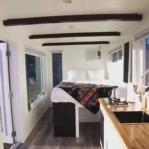 Modern small home from@shipping container. . Follow @alternativehouse for daily inspiration . | Alternativehouse | Facebook