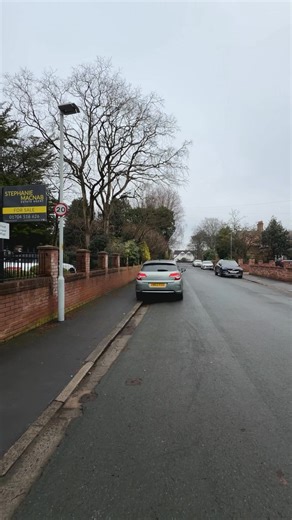 🏡 NEW TO THE MARKET | FORMBY 🏡 📍 Barkfield Mansions, Wicks Lane, Formby, L37 💷 Offers Over £260,000 An elegant first-floor apartment set on a sought-after tree-lined road, just a short walk from Formby village, shops, cafés and transport links. ✨ Highlights include: 🛋️ Impressive lounge / dining room with French doors 🌅 West-facing balcony with a pleasant leafy outlook 🍽️ Modern kitchen with integrated appliances 🛏️ Two generous double bedrooms 👗 Main bedroom with dressing room & en-sui