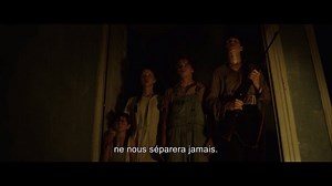 Dans une ferme isolée, quatre enfants seuls se retrouvent confrontés à d'étranges phénomènes... 😱😱 Oserez-vous voir Le Secret des Marrowbone ? Le 7 mars au cinéma. | AlloCiné