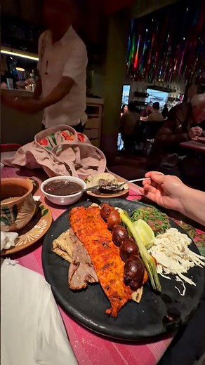 Guelaguetza in LA! Authentic Oaxacan food 🤤 #Guelaguetza #OaxacanFood #LosAngeles