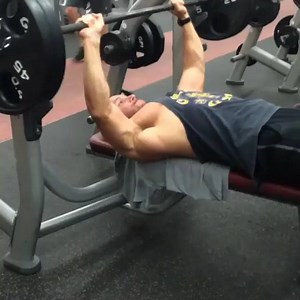 15 reactions · 54 comments | Flat bench press while maintaining focus have your feet up crossing between one another then begin benching. While you're benching remember when going down to stop/pause on the chest for 3 seconds hold and repeat 12 more times. #benchpress #musclebuilding #workout #gym #arms #chest #fitness | Weight Loss Workouts | Facebook