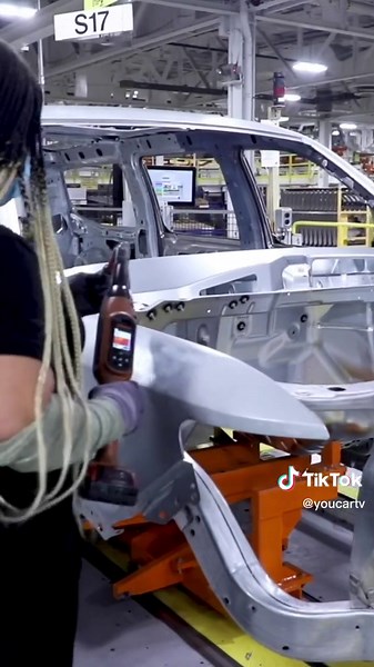 2023 Jeep Wagoneer Production Line Tour