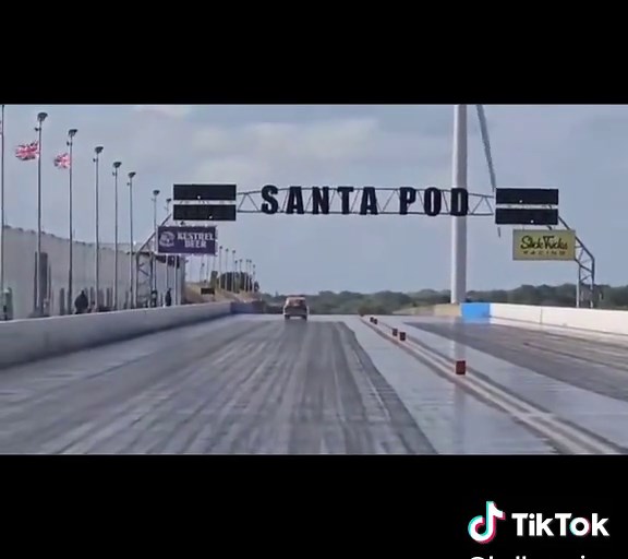 #beauty #santapod #dragrace #fordracing #love