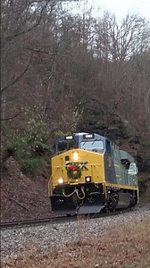 CSX Santa Train #train #santa #christmas #clinchfield #800 #F40PH #coalcountry #railfanning