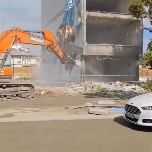 Safety Fails | This is WHY Unsafe Demolition Near Public Roadway Is A Bad Idea – Demolition Sends Rocks Flying Into Crowd and Traffic🤯 @safetyfails1 -... | Instagram