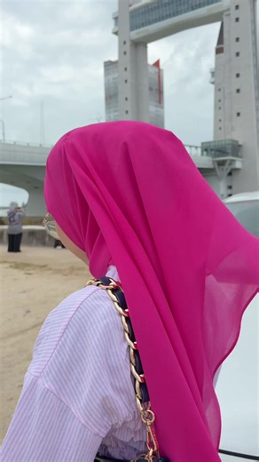 Explore the Elegance of Shawl Chiffon