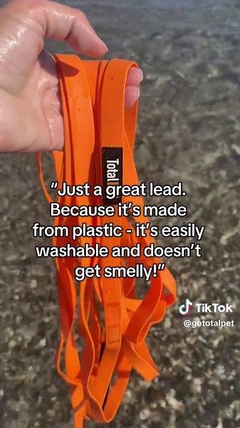Try our Waterproof Long Line Training Lead for yourself! ✅ Super strong ✅ Easy to clean ✅ Available in different lengths ✅ Comfy handle ✅ Loved by thousands of customers #dogtraining #puppy #puppytraining #dogleash #doglovers