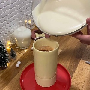 3.7M views · 3.4K reactions | La bûche chocolat mousse blanche de Noël ! vous allez briller :) | Chefclub | Facebook