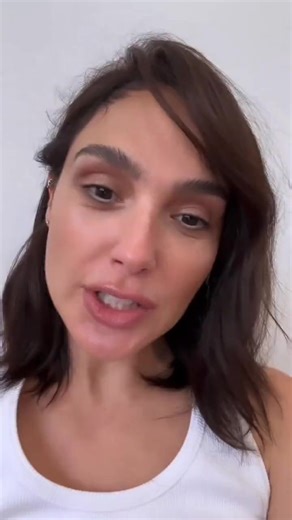 216K views · 43K reactions | #GalGadot se convertirá en la primera actriz israelí con estrella en el Paseo de la Fama ⭐️⭐️ ▶️ https://bit.ly/3XrB078 | Radio Jai | Facebook