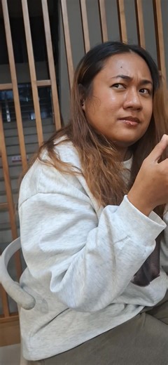 Mai tovoleya tiko na marama ni Thailand qo ena matai ni gauna ni yaqona.Ia dua Tani tu ga nodai vakarau ni bula na Kawa I taukei. Lako tiko na veitalanoa kei na vakarogo sere ni male voice mai Vunibua. | Maleli Nakasava