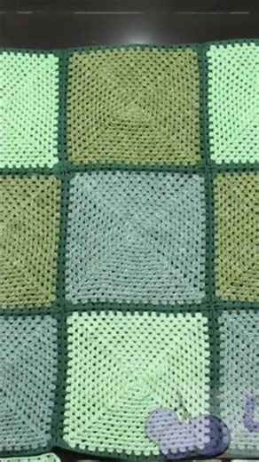 🛏️Crocheted Granny Squares Bedspread