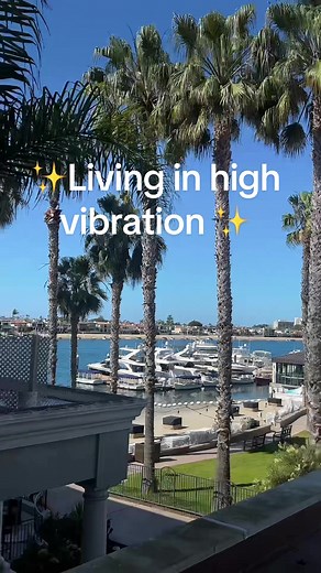Living in high vibration ✨ Watch for the small and big things that are manifesting into your life on their own 🙌🏼✨ #manifestingmama #createyourownreality #highvibrations #attractingabundance