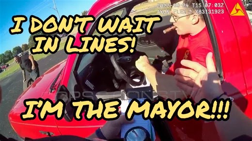 Cigar Smoking Mayor asks Do YOU Know Who I Am? #PoliceBodyCam #JusticeInAction #CaughtOnCamera | Patriot Cam