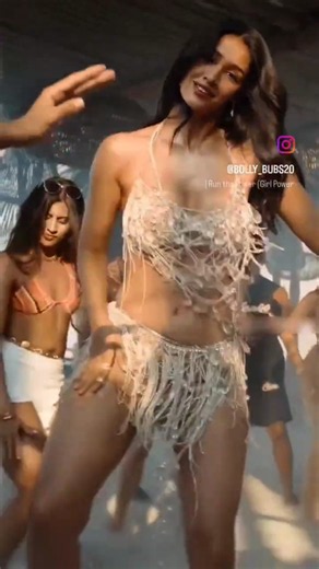 Disha patani hot in bikini #dishapatani #dishapatanihot #bollywoodactress #itemsong #dance #newsong