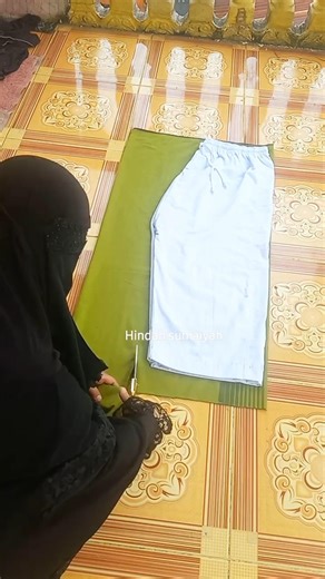 Upcycle Fashion: From sarong to trousers! The pattern-cutting | proses daur ulang sarung jadi celana