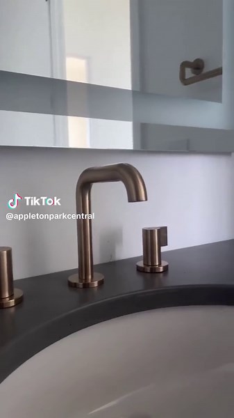 It’s in the details. Check out appletonparkcentral.com for viewing 📲 #luxuryrealestate #luxurylistings #naturallight #appletonparkcentral #appletonwisconsin #appletonwi #discoverappleton #appletonestate #lawrenceuniversity #wisconsinapartments #appletonapartments #foxvalleyapartments #apartmenthunting #apartmenthunt