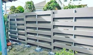 アルミフェンス を手軽にDIYしてみませんか？初心者でもチャレンジできる簡単な作り方を紹介します。 フレームDIYラボ