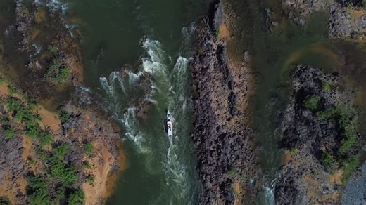 Particular Filmes on Instagram: "2025 foi intensidade do começo ao fim. Entre prazos desafiadores, mudanças de rota e ideias que ganharam forma, tivemos a oportunidade de contar histórias que atravessaram fronteiras. Foram projetos nacionais e internacionais, diferentes realidades, muitos aprendizados e a mesma dedicação em cada entrega. Nada disso seria possível sem a confiança de cada cliente que acreditou no nosso trabalho e caminhou junto com a gente em cada produção. Obrigado por abrir espa