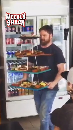 dinner and a show 😳 #serverlife #waiter #fail | FailArmy