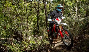 DIRT ACTION TESTS THE SWM RS 500R We hit the trails on the SWM RS 500R - featuring an Arrow exhaust, Brembo brakes, a thumping 501cc engine and KYB suspension, it's a lot of motorcycle for $8,990. | Dirt Action Magazine