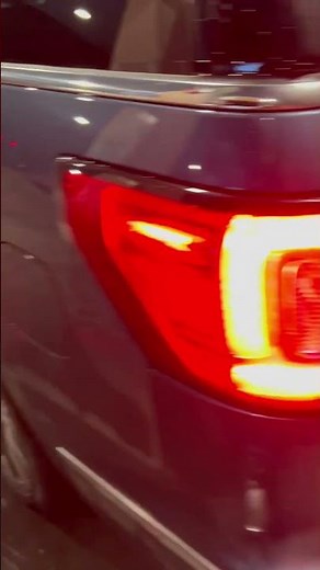 How to open up a Lincoln Navigator gas cap - fuel door