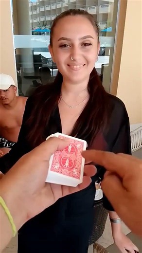 Her reaction at the end is priceless! 😱✨ #shorts #magic #tricks #magictrickssecret #magictricks