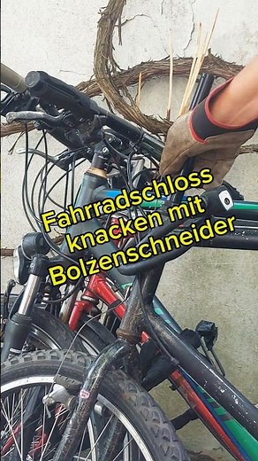 Cutting a bike lock with bolt cutters in seconds - this is why good locks are important