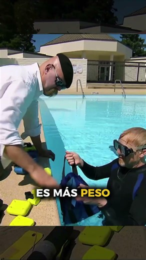 ¿Se puede manejar una bicicleta bajo el agua? #mythbusters #experiment #shorts
