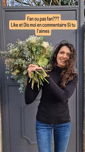 pois de senteur 🌸 Fleuriste passionnée 🌟 on Instagram: "❄️une valeur sûre le blanc et vert❄️ As tu reconnu cette jolie verdure grise ? . Ces tons restent intemporels et raffiné, C'est ce que je dis toujours, quand on ne connais pas bien les personnes a qui on offre des fleurs , on mise la dessus 🤩 . Et toi tu aimes ces tons? Partage moi ça en commentaire, j'ai hâte de savoir 😊 . Ici on parle atelier florale avec des fleuristes au top (toujours très humble bien sur 😆) , on te parle de fleurs