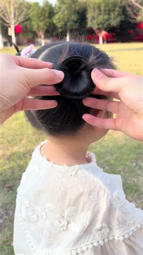Cute Bun Hairstyle for Kids - Easy Braiding Tutorial