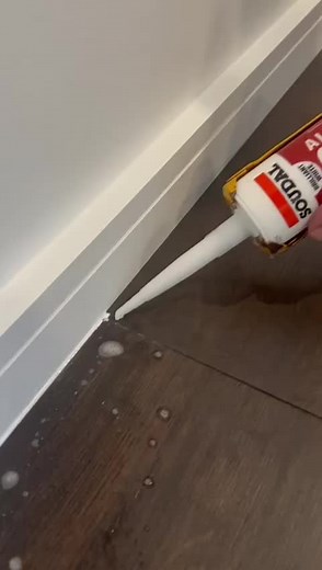 soapy water Magic , you dont need anything fancy, just a paddle pop stick and some soapy water . #caulkantor #satisfying #diy #original #silicon #viral #fyp #soapywater #caulk #baseboards #master #floorboard
