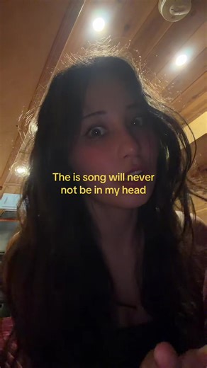 Elly Wong's Nostalgic Era: A Musical Reflection