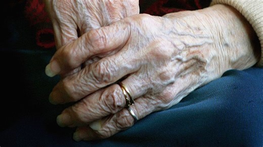 ¿Qué es la rapamicina, el medicamento que estudian para frenar el envejecimiento? El Dr. Juan explica. ✅ Sigue esta y más noticias las 24 horas en ViX 👉 https://bit.ly/37q2XXw | Noticias 23