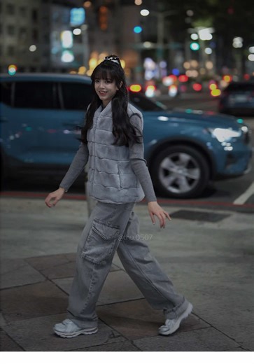 Thư Đang Yêu Đời: Cảm Xúc Tươi Sáng