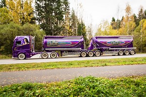 Purple Mercedes-Benz Actros 2663 “Lowrider” Semi Truck is Not All Show