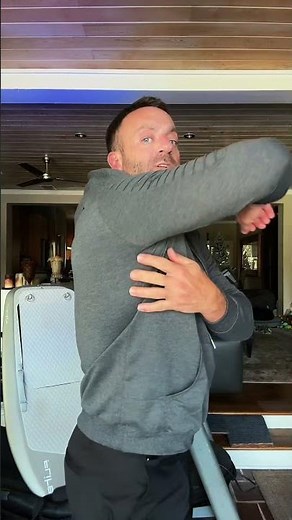 This Coofandy men’s lightweight hoodie is the easy throw-on you end up wearing every day