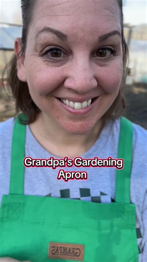 This brand is by far my favorite for gardening aprons. It’s heavy duty and can hold your harvest or your tools #aprons #grandpasapron #gardening #homesteading #tiktokshopcreatorpicks