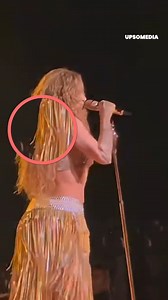 "Her hips don't lie! This man was caught shamelessly staring at Shakira's hips..." | Rosa