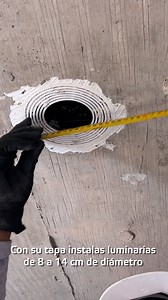 Aloja luminarias tipo spot con facilidad con los botes integrales Poliflex. Su tapa versátil permite instalar luminarias de 8 a 14 cm de diámetro. ¡Con el Sistema Poliflex, Así sí! #InnovaciónEléctrica #SeguridadEléctrica #BotesIntegrales | Revista Eléctrica