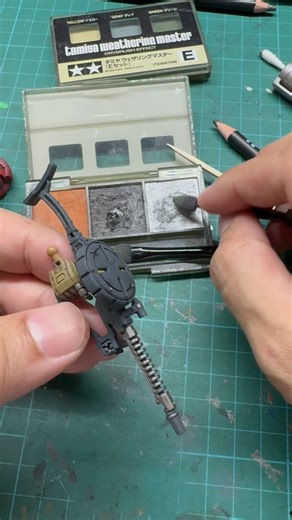 KK on Instagram: "Zaku Machine Gun metallic weathering using Tamiya weathering master and AK interactive weathering pencils #gundam #gunpla #zaku #zakuii #ms06f #tamiya #akinteractiveofficial #akinteractive #zakumachinegun"